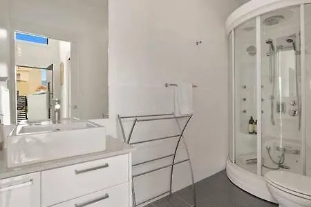 Holiday home The View Sandy Bay 5 Bedroom Hobart