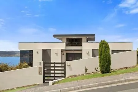 Holiday home The View Sandy Bay 5 Bedroom Hobart