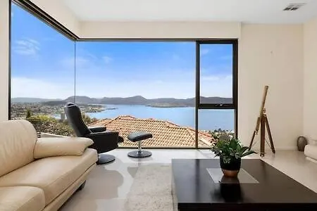 The View Sandy Bay 5 Bedroom Hobart