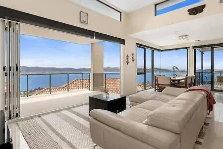 The View Sandy Bay 5 Bedroom Hobart 0*,