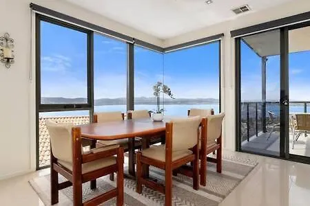 The View Sandy Bay 5 Bedroom Hobart Holiday home